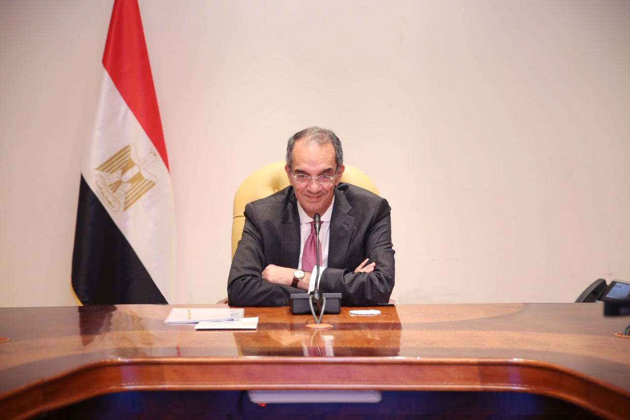 وزير الاتصالات
